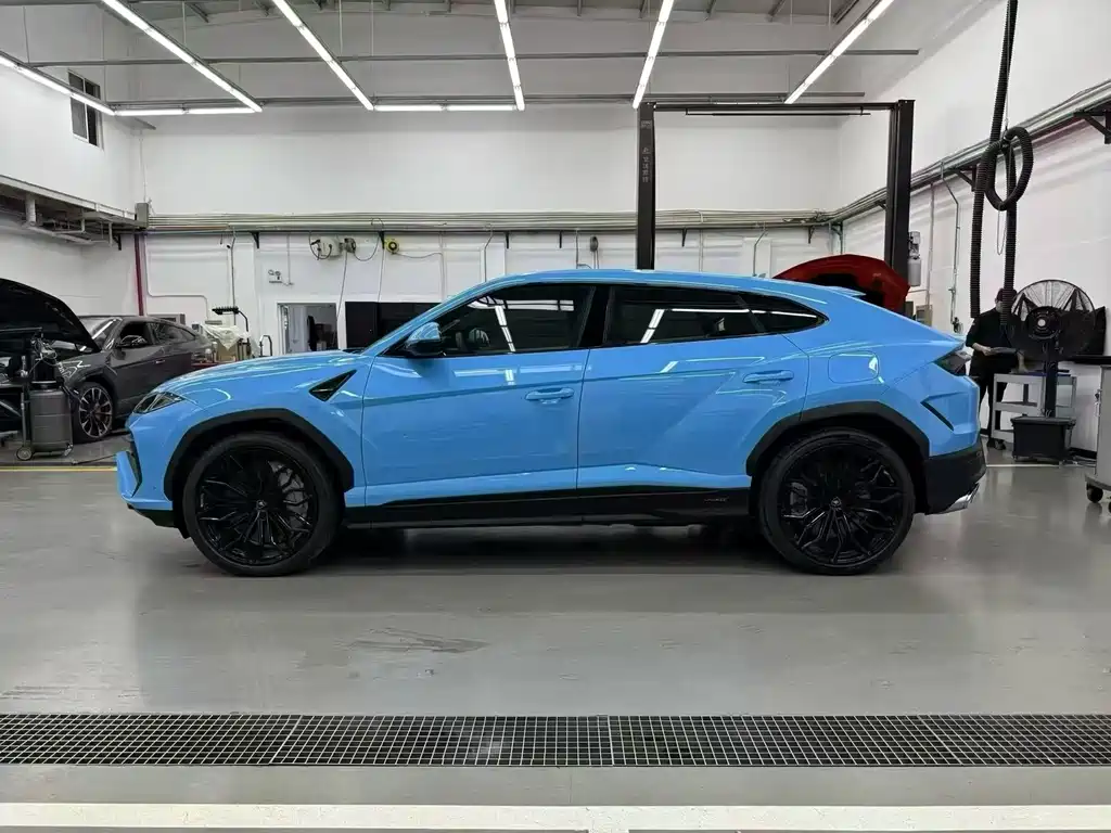 Lamborghini Urus SE — фото 5