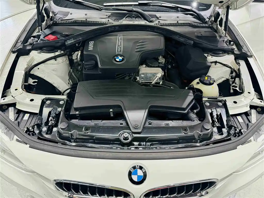 BMW 3 Series 2015 — фото 30
