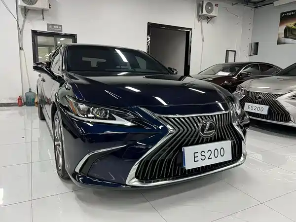 Lexus ES 2021