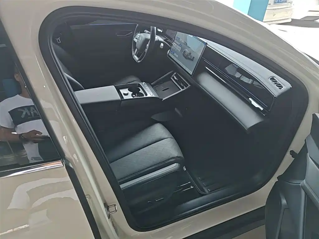 BYD Qin L 2025 — фото 25