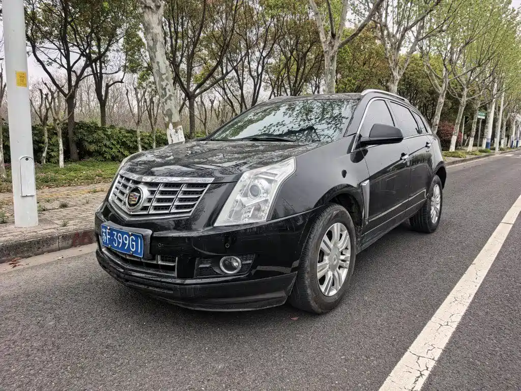 Cadillac SRX 2016 — фото 1
