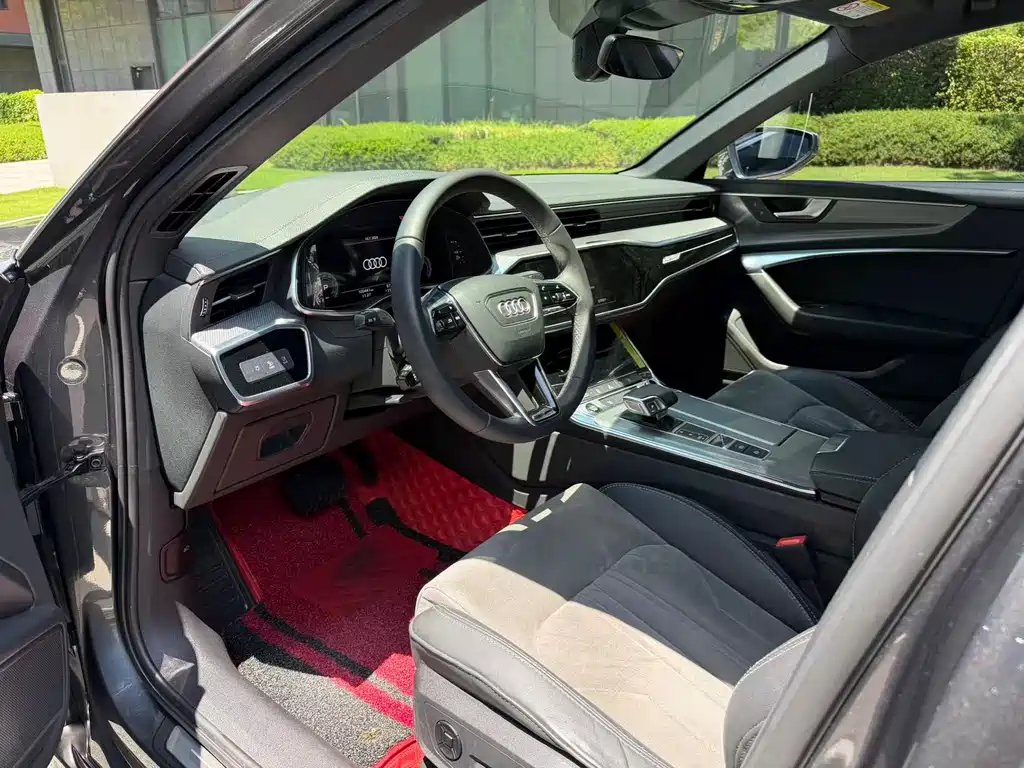 Audi A6L 2022