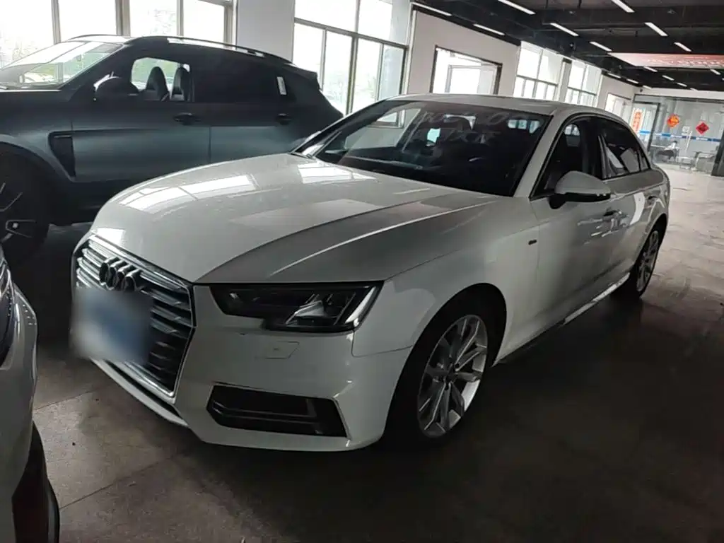 Audi A4L 2018 — фото 1