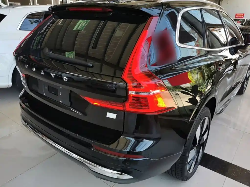 Volvo XC60 PHEV 2023 — фото 5