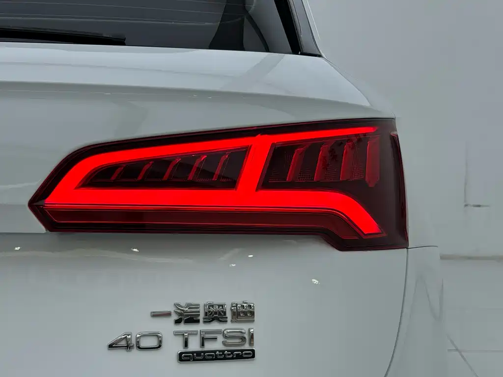 Audi Q5L 2019 — фото 8