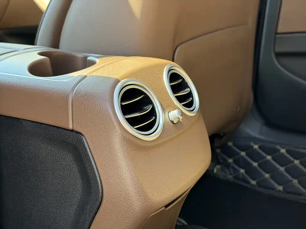 Mercedes-Benz E-Class 2020 — фото 14