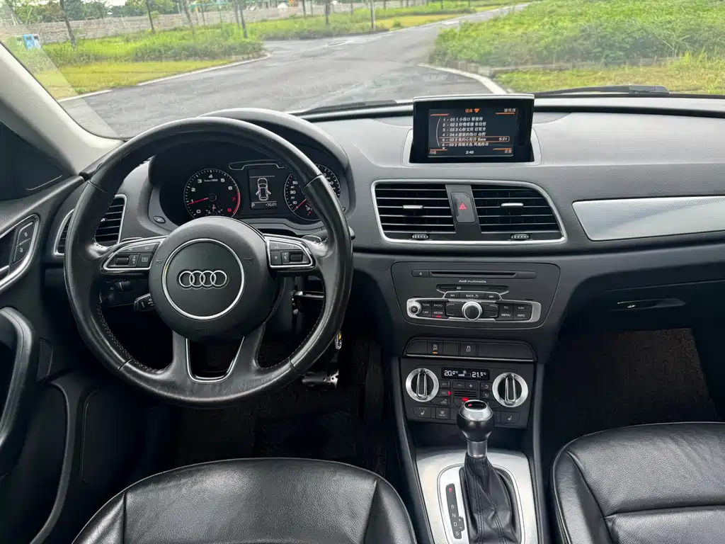 Audi Q3 2014 — фото 15