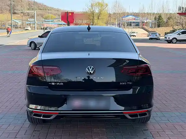 Volkswagen Magotan 2025