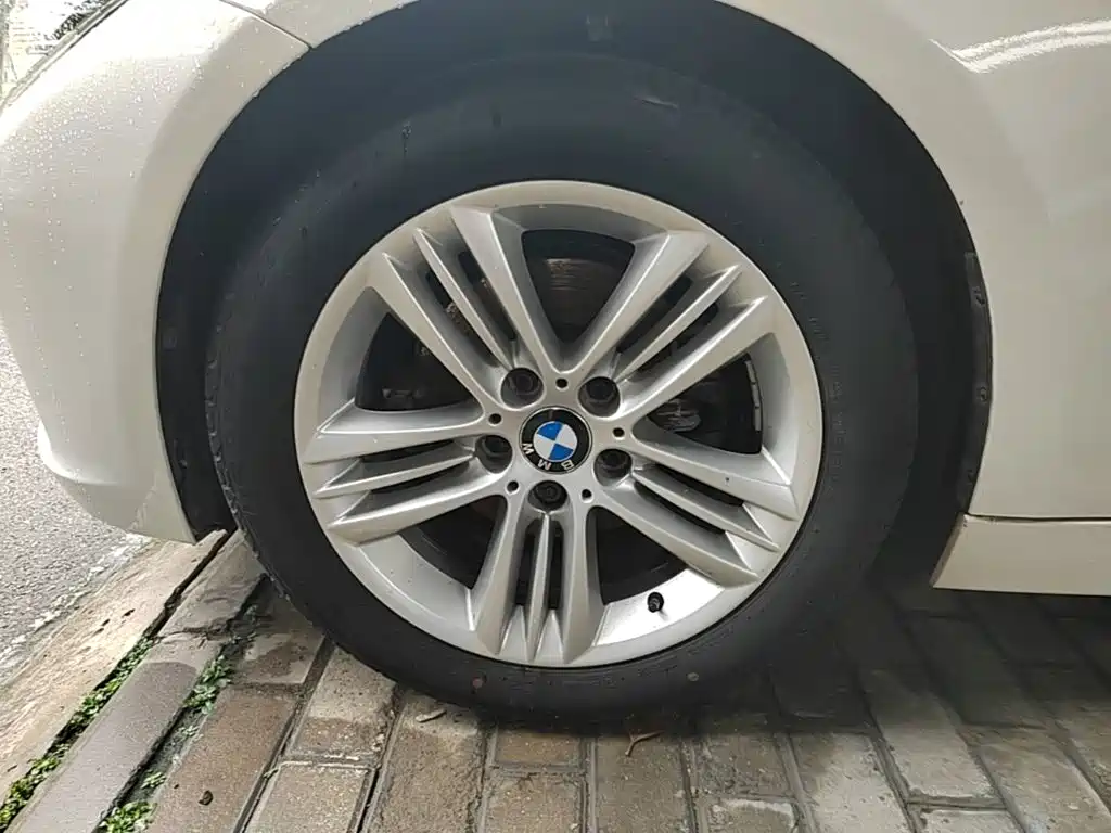 BMW 3 Series 2015 — фото 23