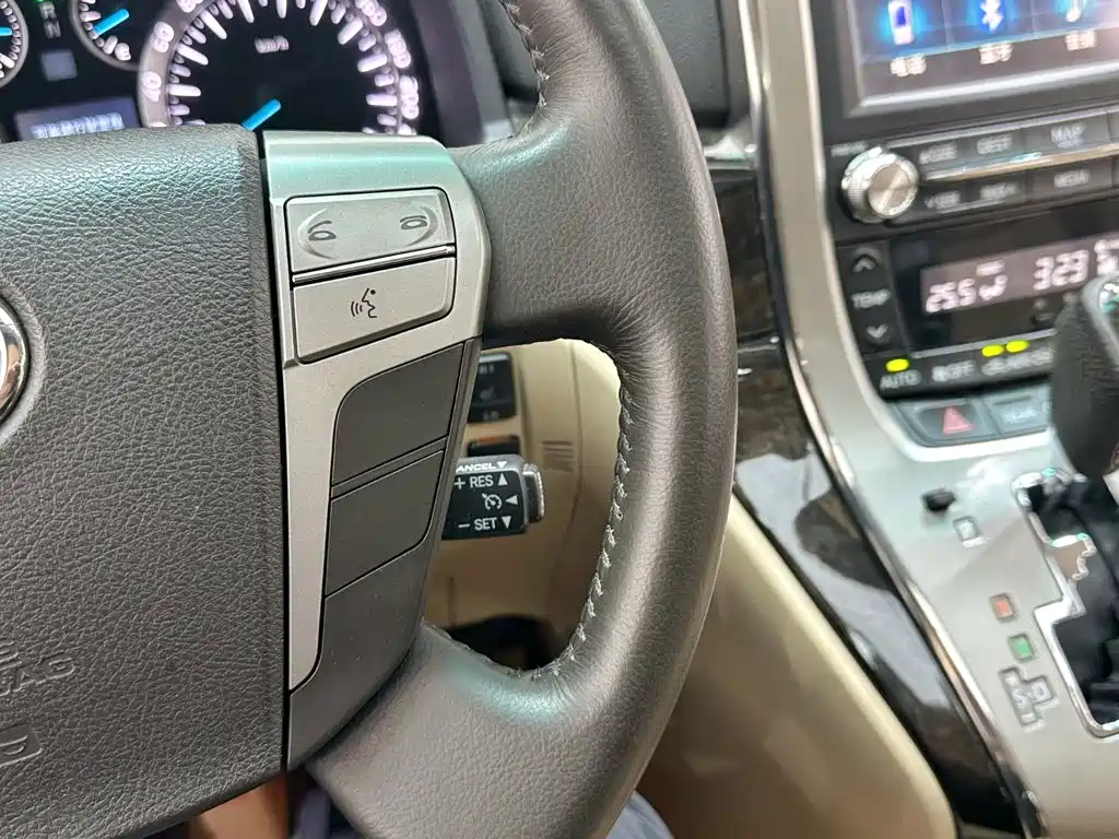 Toyota Alphard 2014 — фото 28