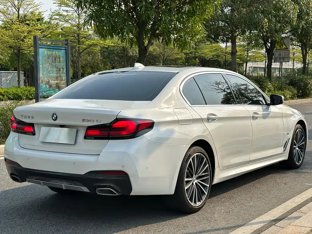 BMW 5 Series 2023 — фото 14