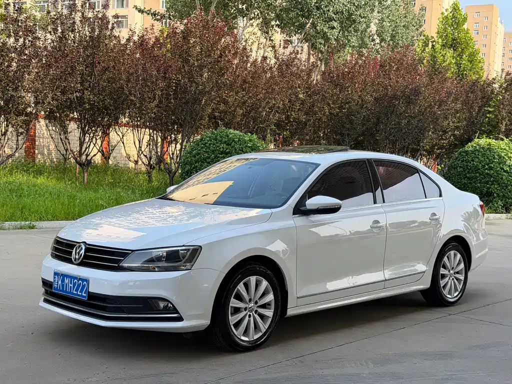 Volkswagen Sagitar 2016