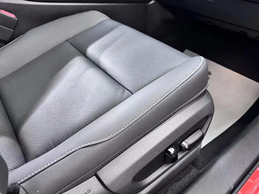 Lexus UX New Energy 2021 — фото 9