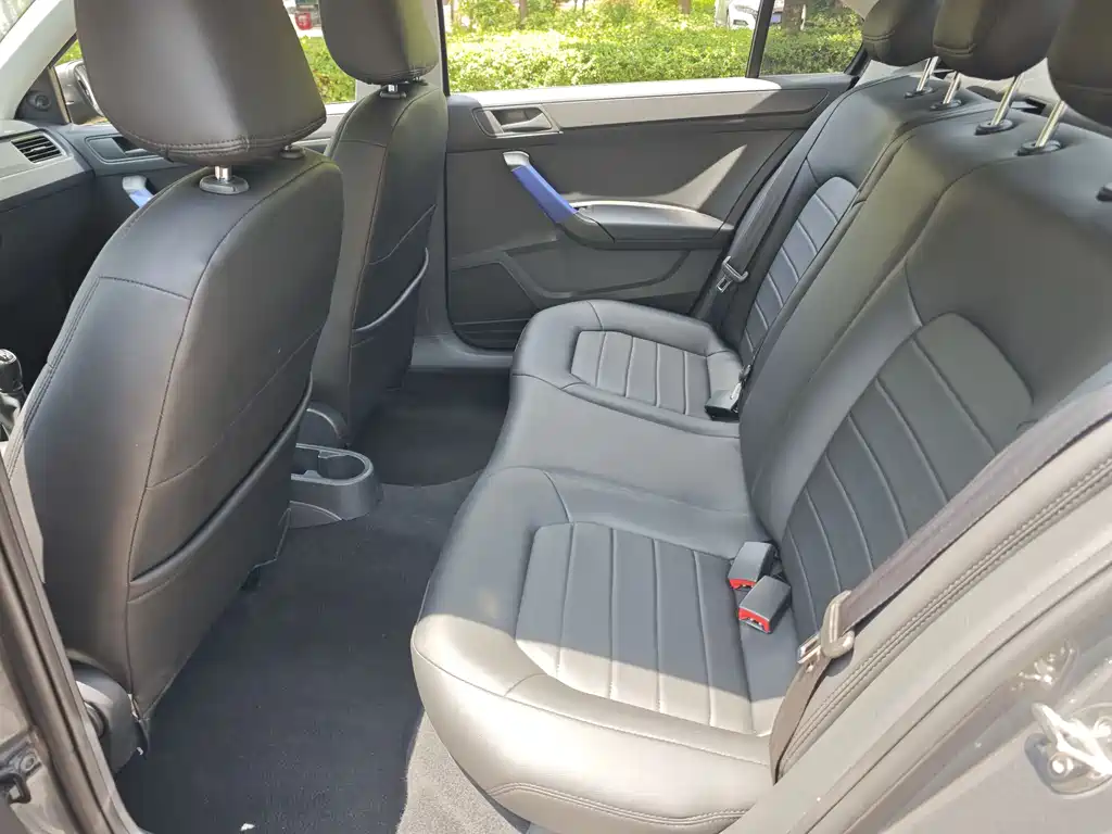 Skoda Rapid 2018 — фото 10