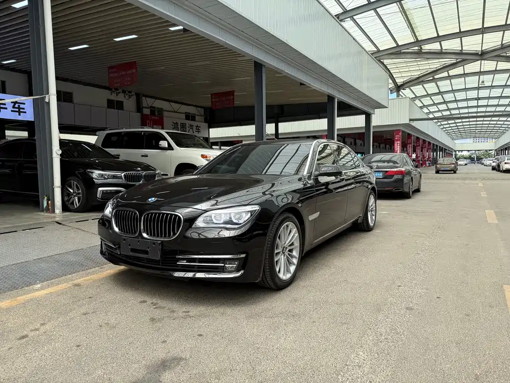 BMW 7 Series 2015 — фото 1