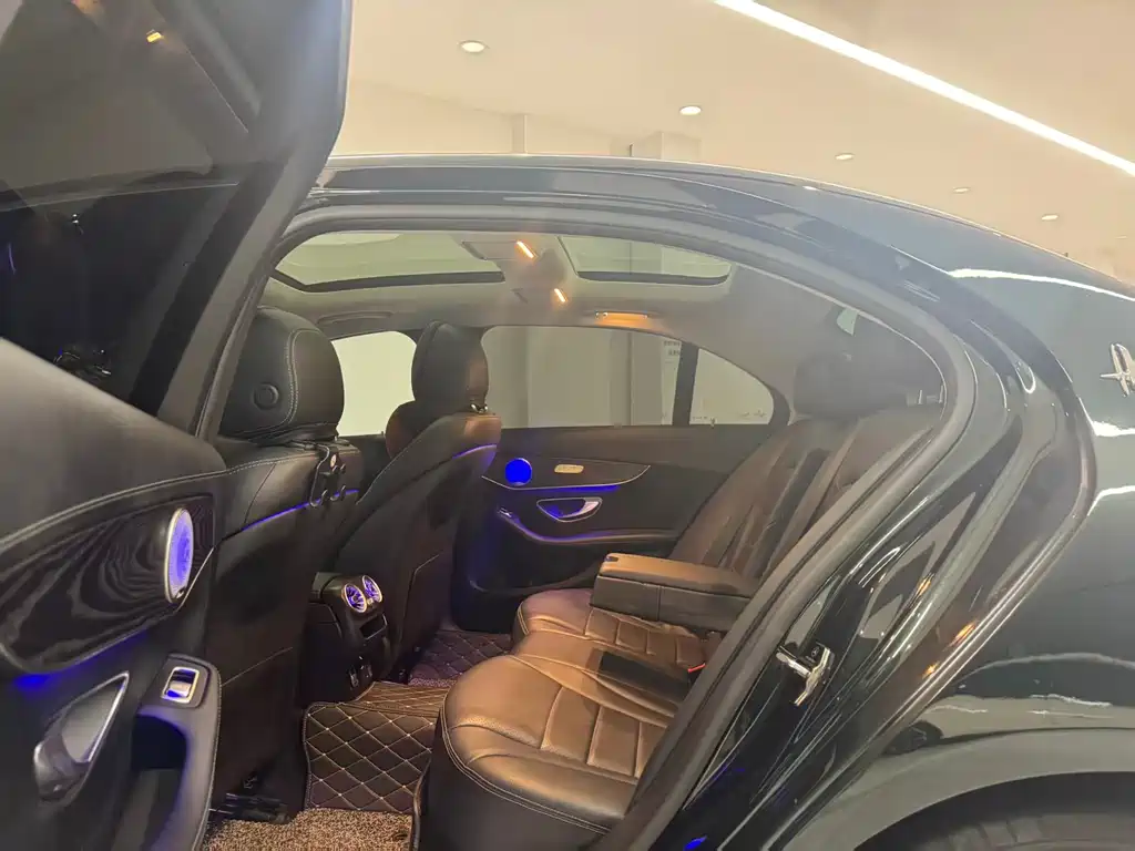 Mercedes-Benz C-Class 2021