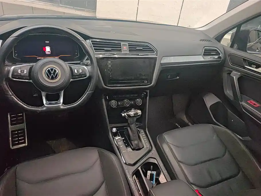 Volkswagen Tiguan L 2021 — фото 12