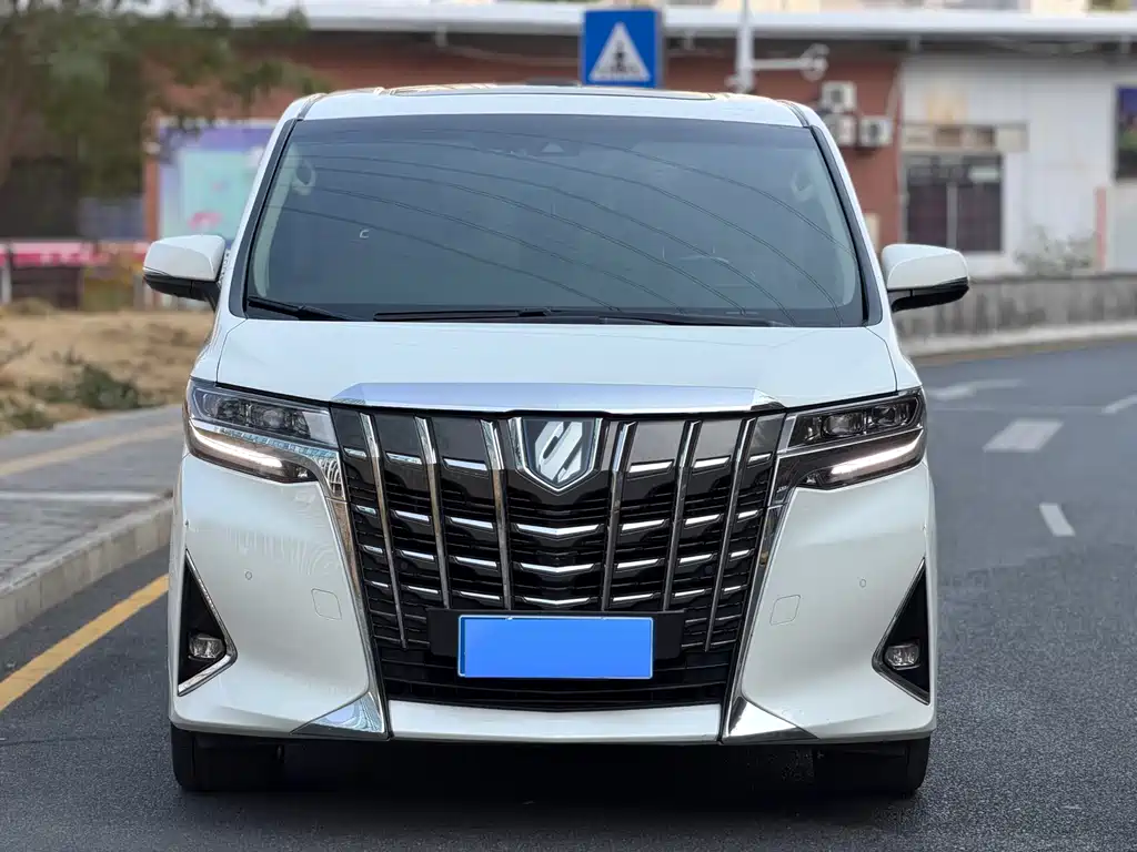 Toyota Alphard 2023 — фото 2