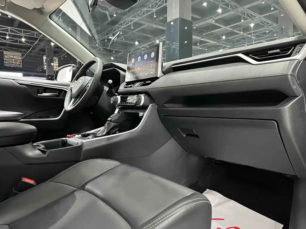 Toyota Wildlander 2022 — фото 12