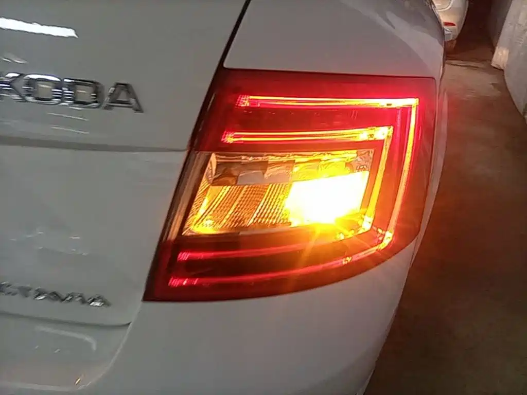 Skoda Octavia 2015 — фото 8