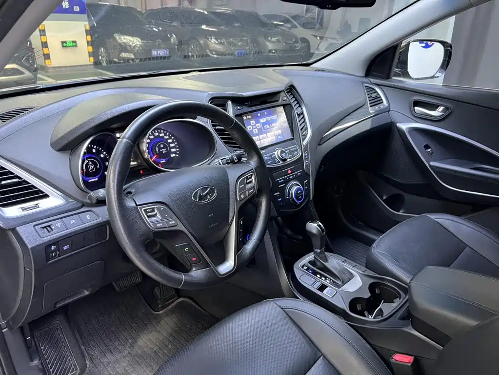Hyundai Santa Fe 2015 — фото 12