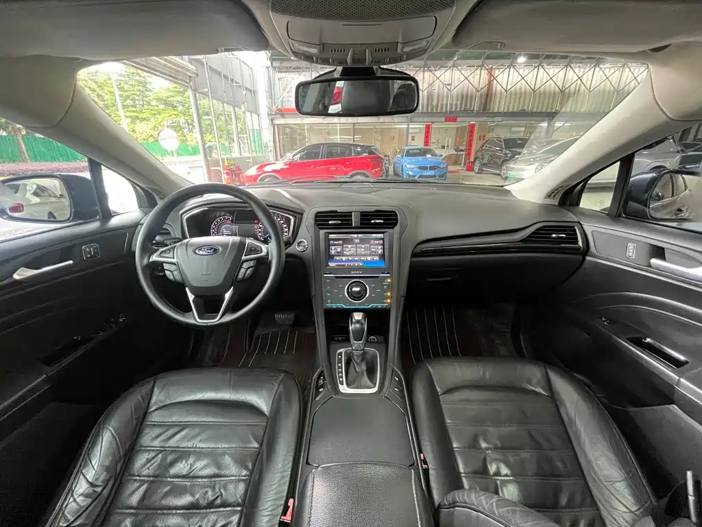 Ford Mondeo 2014 — фото 12
