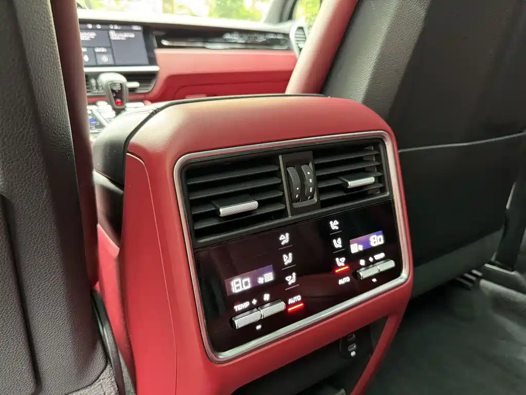 Porsche Cayenne 2020 — фото 16