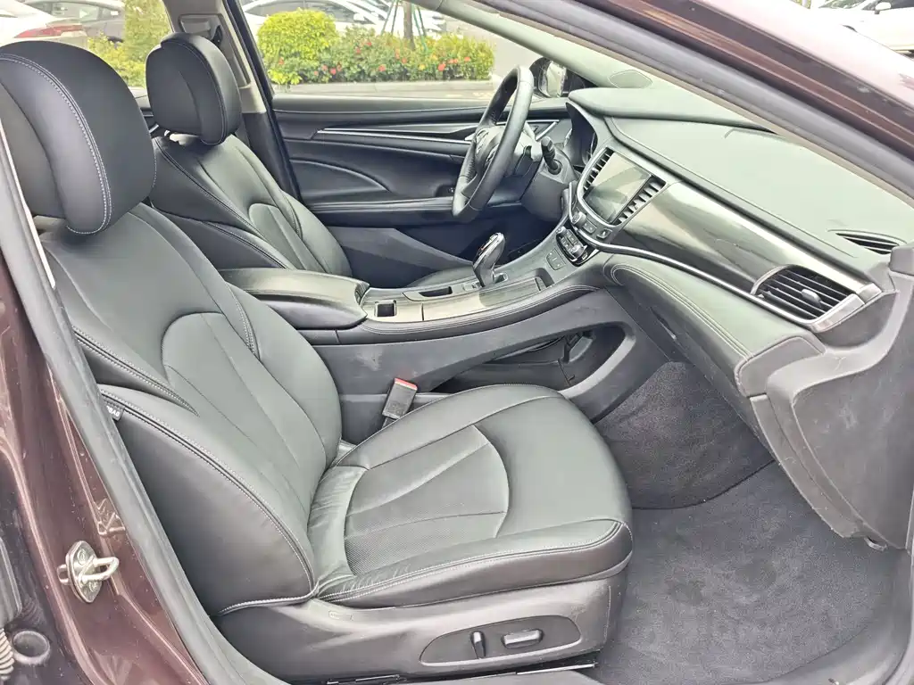 Buick LaCrosse 2018 — фото 16