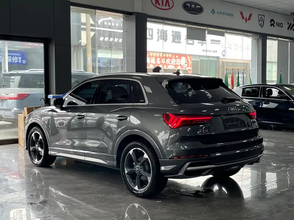 Audi Q3 2023 — фото 15