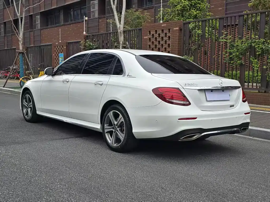 Mercedes-Benz E-Class 2018 — фото 7