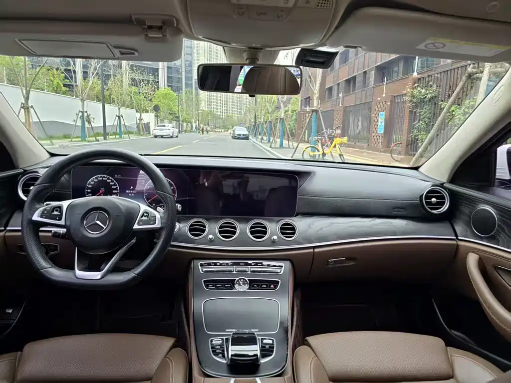 Mercedes-Benz E-Class 2018 — фото 9