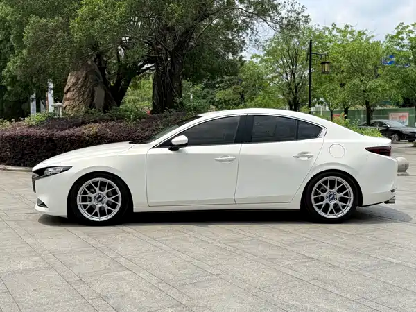 Mazda 3 Axela 2020