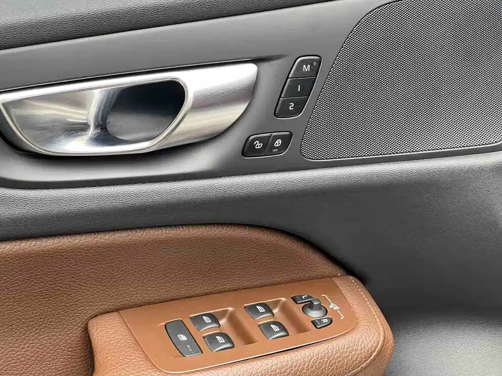 Volvo S60 2021 — фото 20