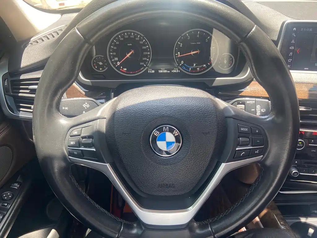 BMW X5 2018 — фото 9