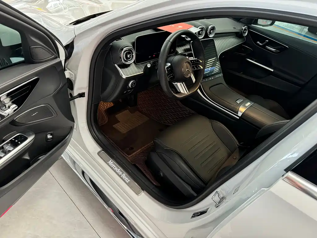Mercedes-Benz C-Class 2023 — фото 4