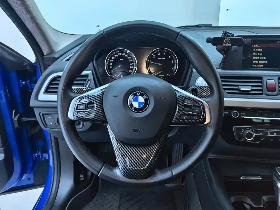 BMW 1 Series 2018 — фото 15