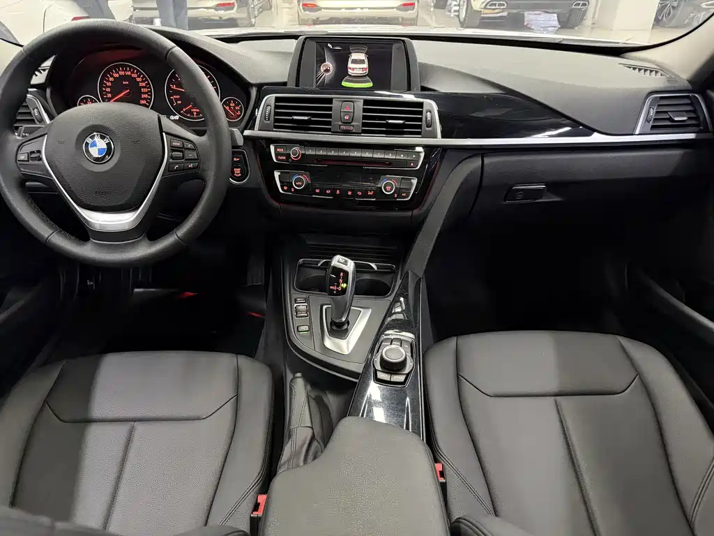 BMW 3 Series 2017 — фото 9