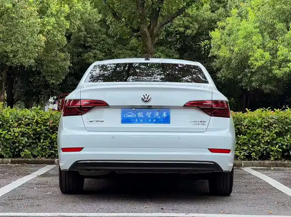 Volkswagen Sagitar 2022