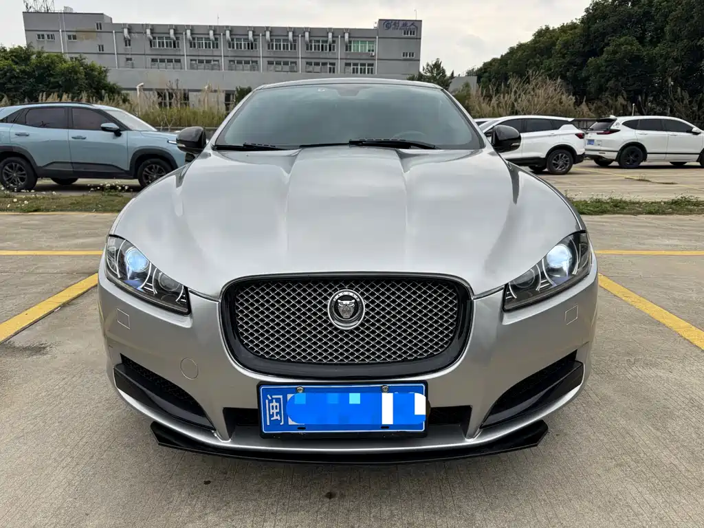 Jaguar XF 2013 — фото 3
