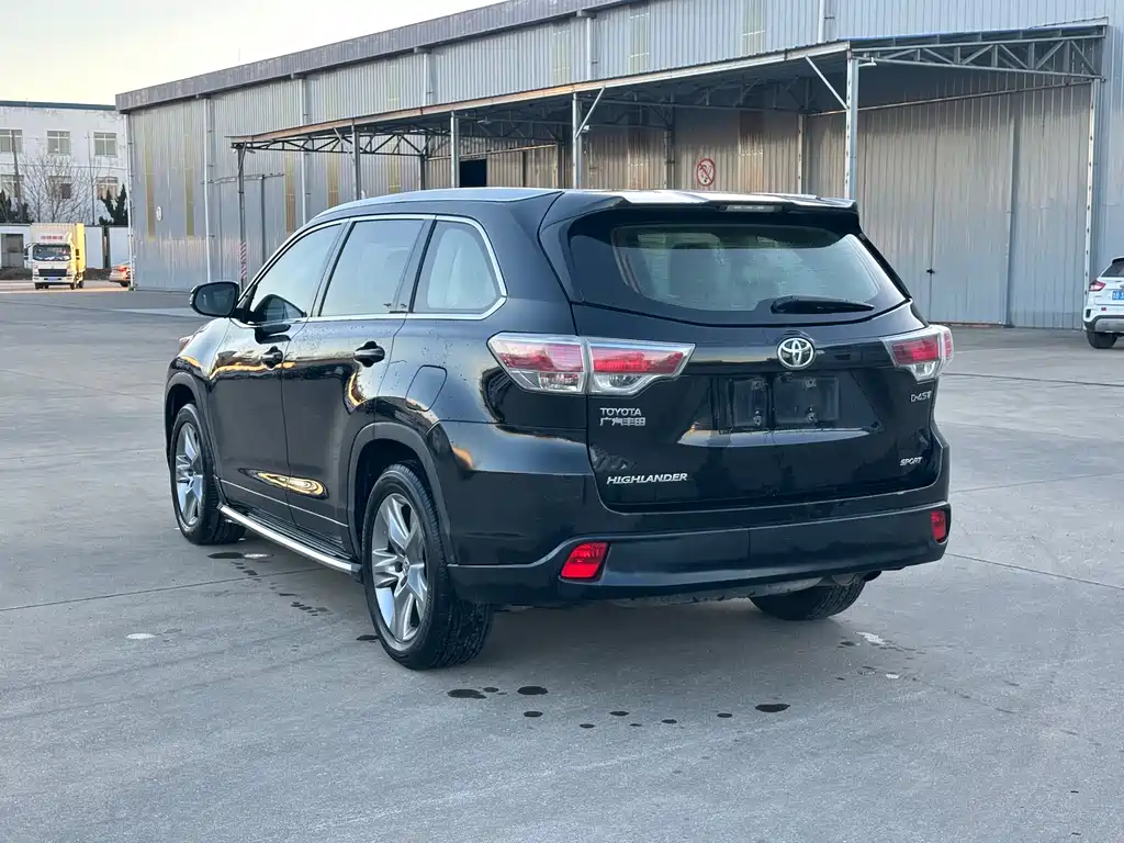 Toyota Highlander 2015 — фото 11