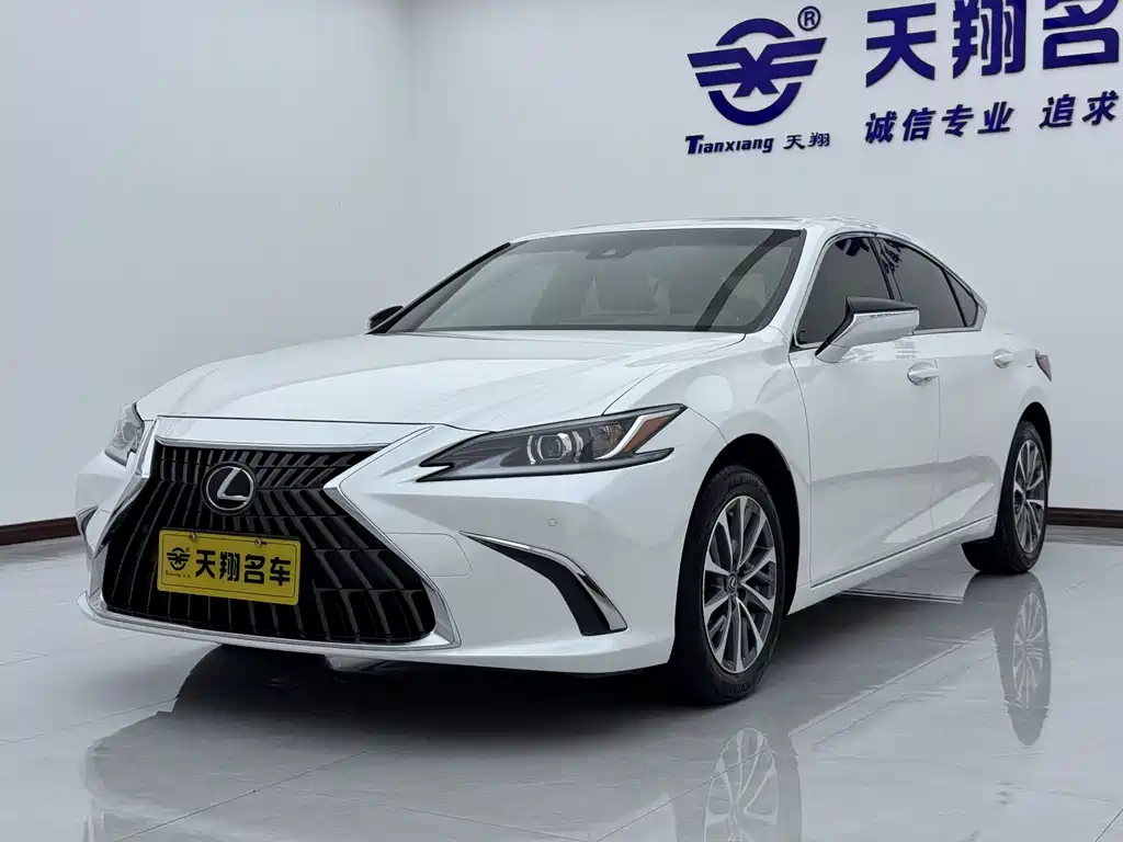 Lexus ES 2024 — фото 1