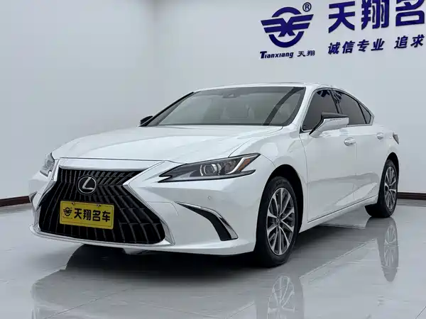 Lexus ES 2023