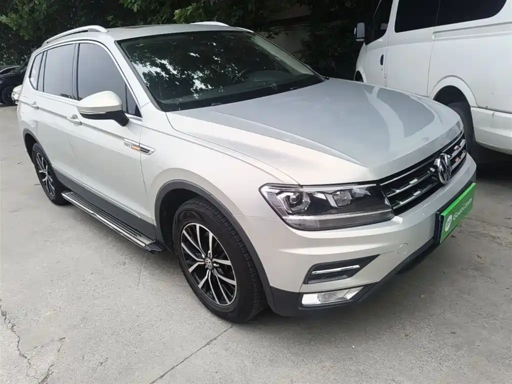 Volkswagen Tiguan L 2017 — фото 4