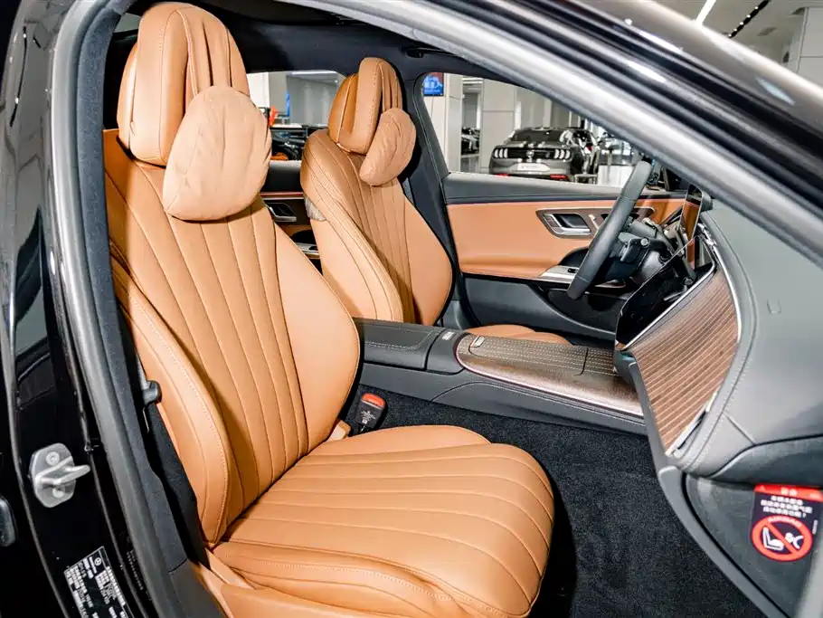 Mercedes-Benz E-Class 2025 — фото 17