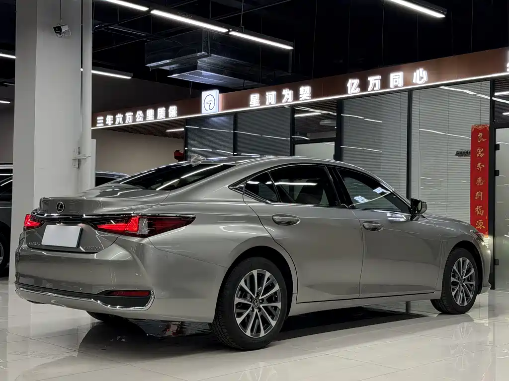 Lexus ES 2024 — фото 18