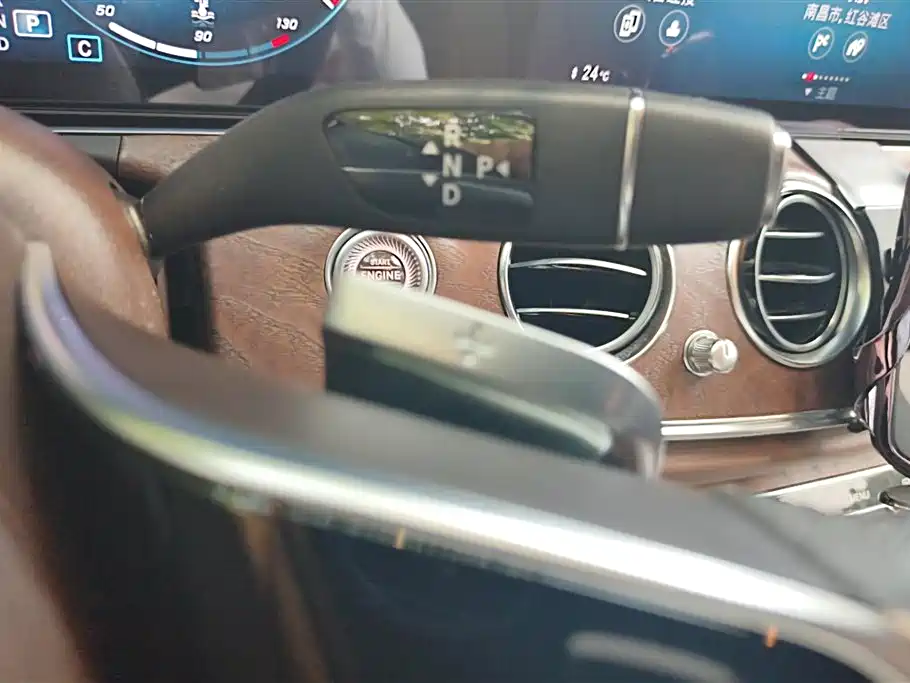 Mercedes-Benz E-Class 2023 — фото 16