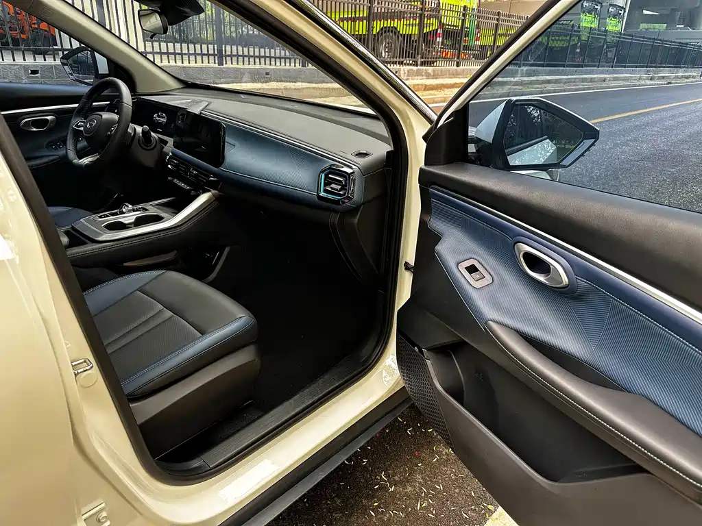 GAC Motor Trumpchi GS3 2024 — фото 12