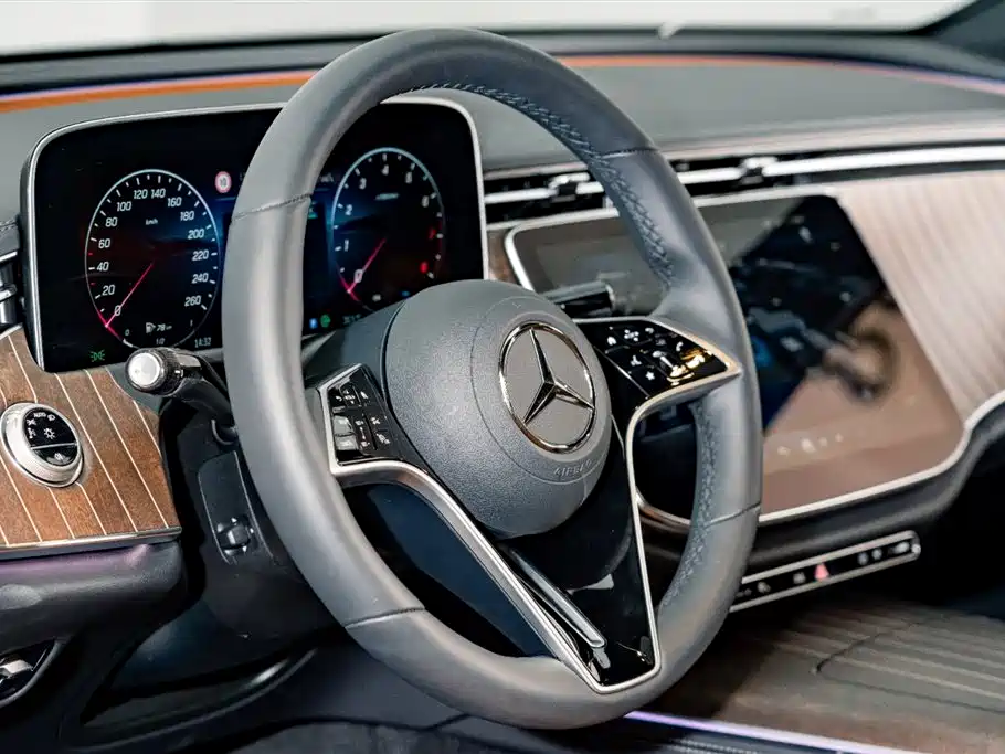Mercedes-Benz E-Class 2025 — фото 10