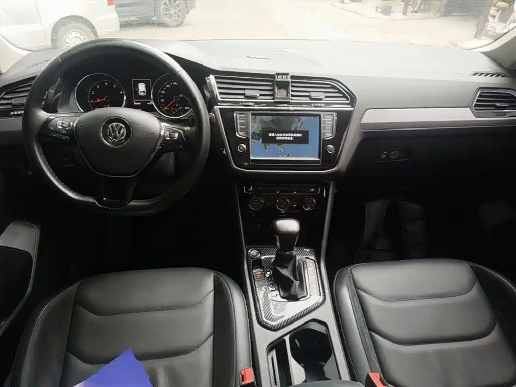 Volkswagen Tiguan L 2017 — фото 10