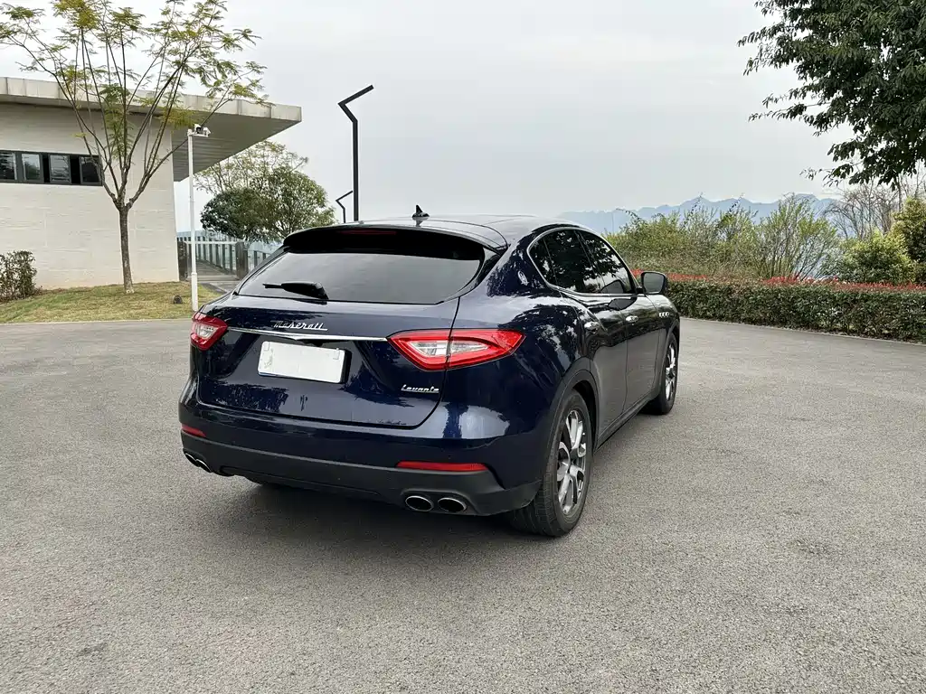 Maserati Levante 2016 — фото 6